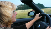 auto žena woman-289315 1280